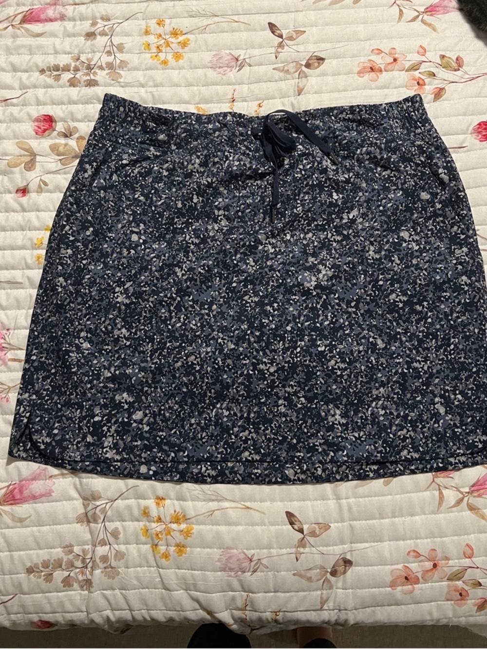 Athleta Navy and Gray Drawstring Skort